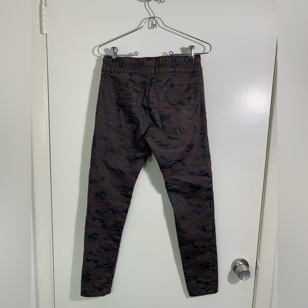 Bevy Flog brown and black camo drawstring jogger pants. 25 - Picture 2 of 8